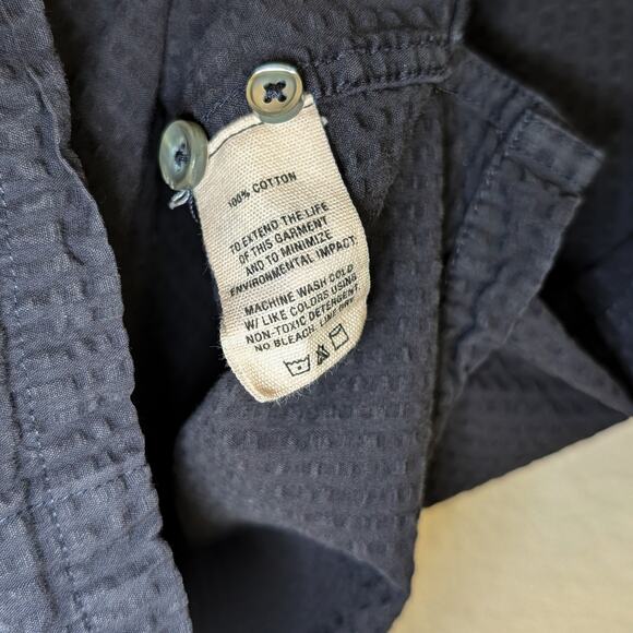 Alex Mill Men's Seersucker Camp Shirt in Washed Black Cotton size Medium - Picture 5 of 6